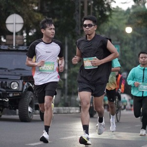 Race photo from BAUR RUN 2025