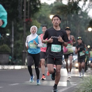 Race photo from BAUR RUN 2025