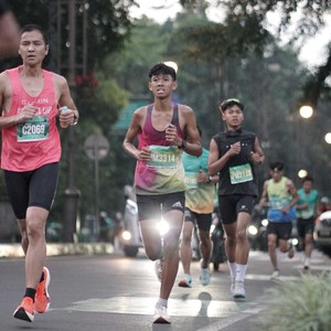 Race photo from BAUR RUN 2025
