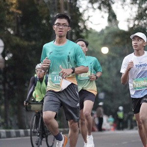 Race photo from BAUR RUN 2025