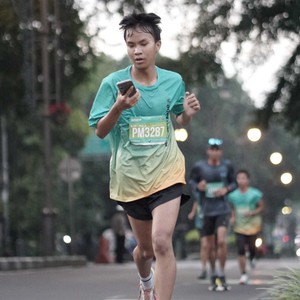 Race photo from BAUR RUN 2025