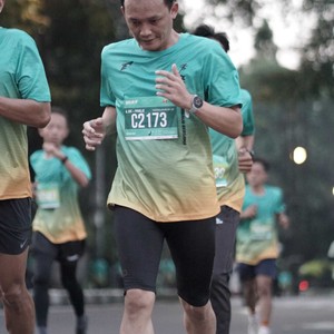 Race photo from BAUR RUN 2025