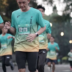 Race photo from BAUR RUN 2025