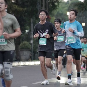 Race photo from BAUR RUN 2025