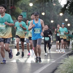 Race photo from BAUR RUN 2025