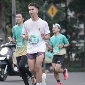 Race photo from BAUR RUN 2025