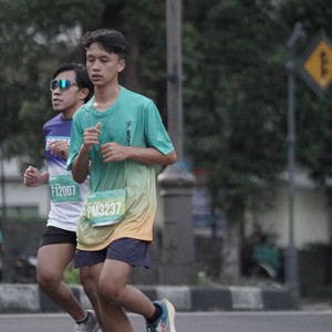 Race photo from BAUR RUN 2025
