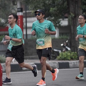 Race photo from BAUR RUN 2025