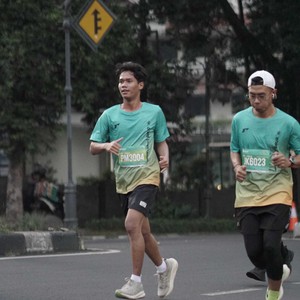 Race photo from BAUR RUN 2025