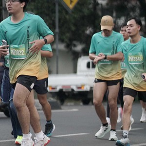 Race photo from BAUR RUN 2025