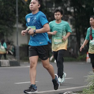 Race photo from BAUR RUN 2025