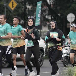 Race photo from BAUR RUN 2025