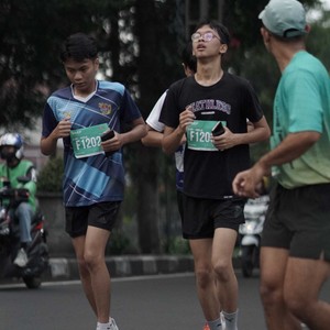 Race photo from BAUR RUN 2025