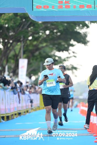 Race photo from KBP City Run 2024
