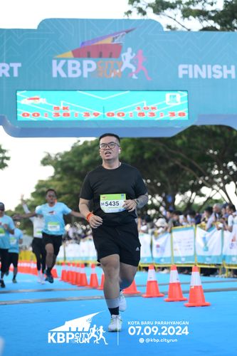 Race photo from KBP City Run 2024