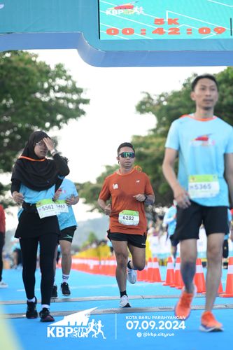 Race photo from KBP City Run 2024