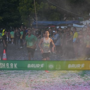 Race photo from BAUR RUN 2025