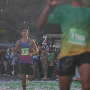 Race photo from BAUR RUN 2025
