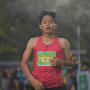 Race photo from BAUR RUN 2025