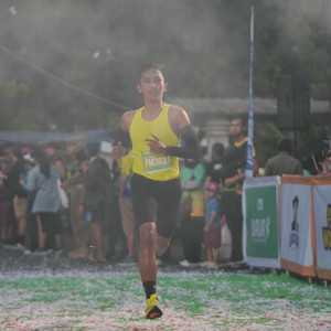 Race photo from BAUR RUN 2025