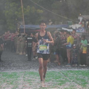 Race photo from BAUR RUN 2025