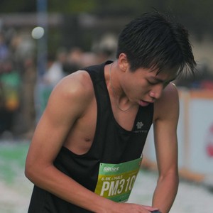 Race photo from BAUR RUN 2025