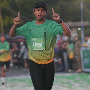 Race photo from BAUR RUN 2025