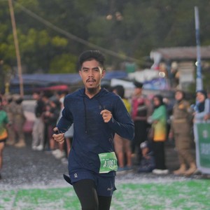 Race photo from BAUR RUN 2025