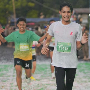 Race photo from BAUR RUN 2025