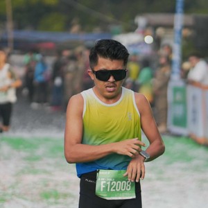 Race photo from BAUR RUN 2025