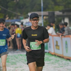 Race photo from BAUR RUN 2025