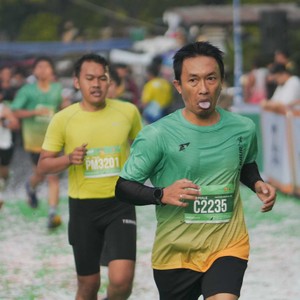 Race photo from BAUR RUN 2025