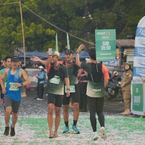 Race photo from BAUR RUN 2025
