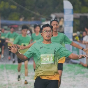 Race photo from BAUR RUN 2025