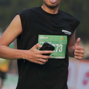 Race photo from BAUR RUN 2025