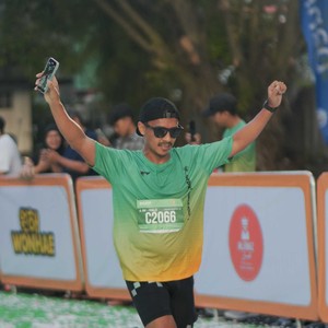 Race photo from BAUR RUN 2025