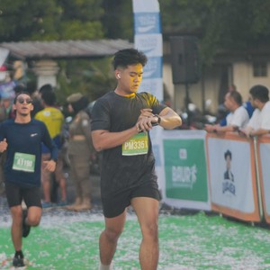 Race photo from BAUR RUN 2025