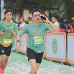 Race photo from BAUR RUN 2025