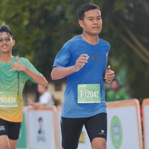 Race photo from BAUR RUN 2025
