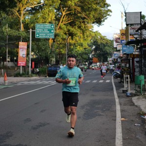 Race photo from BAUR RUN 2025