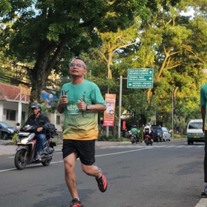 Race photo from BAUR RUN 2025