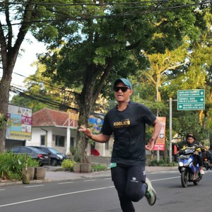Race photo from BAUR RUN 2025