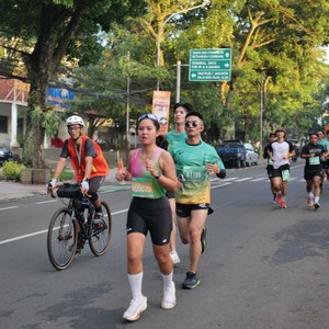Race photo from BAUR RUN 2025