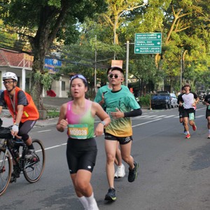 Race photo from BAUR RUN 2025
