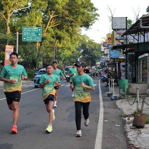 Race photo from BAUR RUN 2025