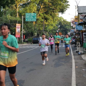 Race photo from BAUR RUN 2025