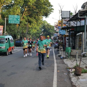 Race photo from BAUR RUN 2025