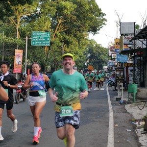 Race photo from BAUR RUN 2025
