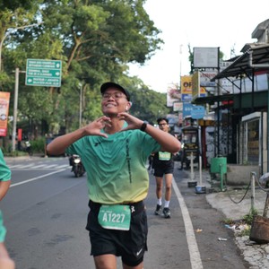 Race photo from BAUR RUN 2025