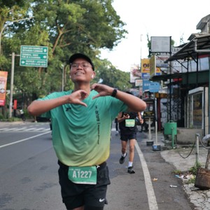 Race photo from BAUR RUN 2025